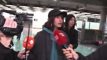 La reacción de Aitana en el aeropuerto cuando le preguntan por Carlos Alcaraz