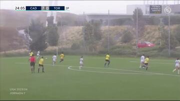 El golazo por la escuadra de María González, hija de Raúl, con el cadete del Real Madrid