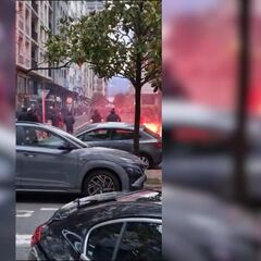 Lamentables escenas de los radicales del Benfica en pleno centro de San Sebastián