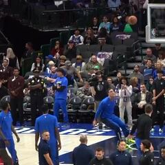 Doncic es pura magia: hasta en un calentamiento es capaz de levantar a la gente del asiento