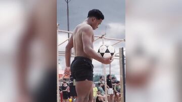 Endrick reaparece en la playa y la gente alucina con su físico: “Esas piernas no son normales”