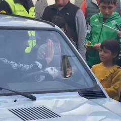 Borja Iglesias se hace viral tras aparecer en el último entrenamiento del Betis con un ‘Panda’