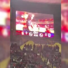 Pide matrimonio en la cancha del Estadio Jalisco y le dicen que no