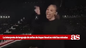 La interprete de lenguaje de se?as del Super Bowl LVII que se rob車 la atenci車n de los espectadores.