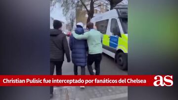 Christian Pulisic es increpado por fans del Chelsea a la salida del partido