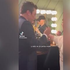 Shakira y Bizarrap le enseñan lo que es el mate a Jimmy Fallon