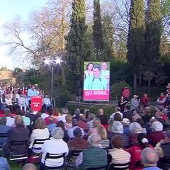 La reacción de Pedro Sánchez cuando un grupo de personas le interrumpen en pleno acto