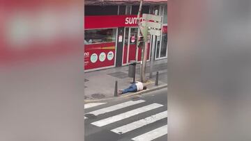 Un hombre y una papelera: la cómica pelea con la que no podrás parar de reír