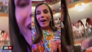 El momentazo de la Reina Letizia con unas alumnas que está desatando el ruido en Twitter