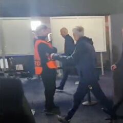 Mourinho, a gritos con el entrenador del Feyenoord en el túnel de vestuarios ‘por el City’