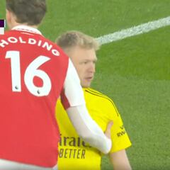 Héroe todo el año para el Arsenal, villano el día que se escapa la Premier: lo de Ramsdale...