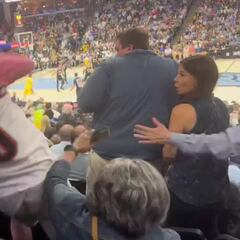 La salvaje pelea en la NBA en la grada entre dos aficionados de Grizzlies y Lakers en pleno partido de ‘playoffs’