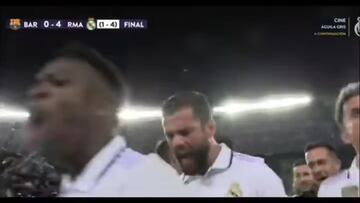 La imagen que no se vio: así se marcharon los jugadores del Madrid del césped