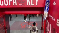 El reencuentro de Vinicius y Lucas Torró que no se vio tras el final del partido en Sevilla