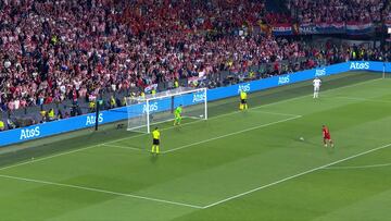 No se ha visto en una igual en toda su carrera y tira el penalti para ganar así: de locos lo de Carvajal