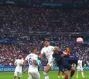 El gol con el que hace historia Mbappé y casi le cuesta un ojo a Griezmann