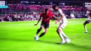 Vitor Roque empieza a tirar la puerta: regate top, genialidad y golazo de killer total