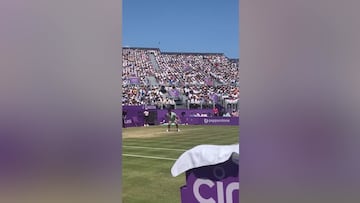 Lo más parecido a verle en directo y apreciar su juego: el puntazo de Alcaraz desde una toma rompedora de TV