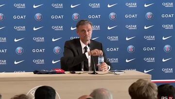 Primer día y ya deja un detallazo: atentos a lo que hizo Luis Enrique al terminar la rueda