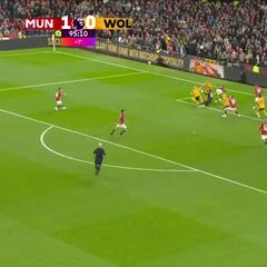 El ‘penaltazo’ en el 95′ no pitado en contra del United: ¿y el VAR?