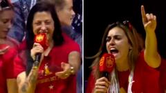 El show de Misa y Jenni al micro después de la despedida del acto: “¿En casa de quién es la fiesta?”