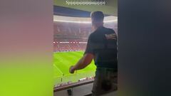 Los lamentables gestos del hijo de Simeone en el palco contra el Madrid