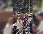 ¡Vivan los novios! Pareja fanática de los Cubs se casó en Wrigley Field
