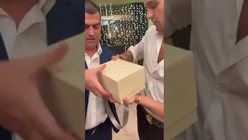 Cristiano Ronaldo regala reloj de 1.5 millones de pesos a Luan Santana