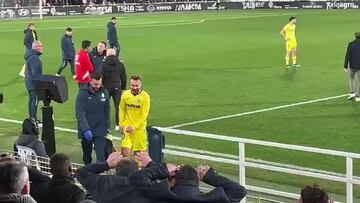 El soez gesto de Ontiveros a la grada del Cartagena: las redes sociales arden contra él