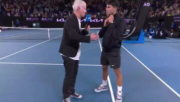 El “cállate la boca” de McEnroe a un fan en impecable español: la cara de Alcaraz lo dice todo