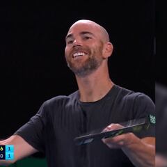 La reacción del público australiano cuando después de dos sets en blanco consigues ganarle un juego a Djokovic