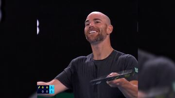 La reacci¨®n del p¨²blico australiano cuando despu¨¦s de dos sets en blanco consigues ganarle un juego a Djokovic