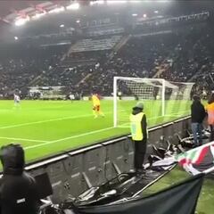 El vídeo de la vergüenza: los insultos racistas a Maignan siguieron tras la reanudación