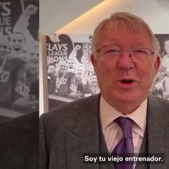 Sir Alex Ferguson no se olvida de ‘Chicharito’ y le dedica mensaje en su regreso a Chivas