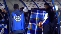 El maravilloso gesto de Bellingham con un recogepelotas de la Arandina que estaba pasando frío