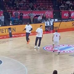 Señorío del Real Madrid en Múnich en recuerdo a Beckenbauer: así salieron los blancos a la pista