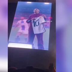 Morad, cantante y uno de los mejores amigos de Achraf, aparece con una camiseta de Mbappé en el Madrid