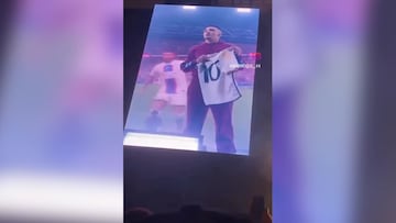 Morad, cantante y uno de los mejores amigos de Achraf, aparece con una camiseta de Mbapp¨¦ en el Madrid