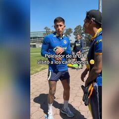 Edgar Chairez visitó al América previo al UFC Fight Night