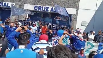 ¡Será porque te amo! Así alentaron a Cruz Azul en La Noria