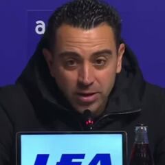 Xavi contesta al “no me bajo a ese nivel” de Ancelotti con un recadito por lo que dijo de la “presión”