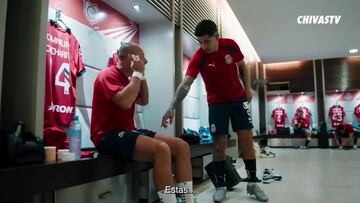 La “pesada” broma de Víctor Guzmán al ‘Chicharito’ por su regreso