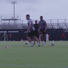 Inter Miami stars struggle through ‘two-ball rondo’ training drill