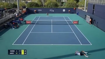 La reacción del rival ante desmayo en pleno partido de Tenis