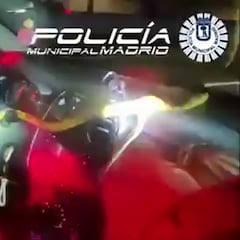 Aparece esta serpiente gigante en el coche de una mujer conduciendo por la A-4 en Madrid