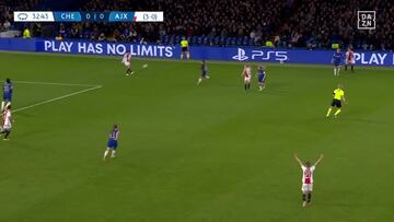 Mayra Ramírez le da “problemas” a Emma Hayes en Chelsea