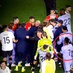 Cómo originó Vinicius la tangana final mientras Lunin y Sergi Canós dialogaban pacíficamente