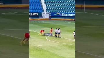 Jugadoras de Tigres fungieron de camilleras en la lesión de Nayeli Rangel