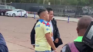 Fernando Guerrero se toma fotos con fans del América previo al Clásico Capitalino