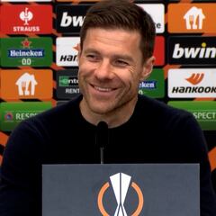 Xabi Alonso menta a Ancelotti en la remontada del Bayer Leverkusen